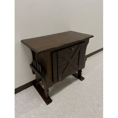 karimoku (カリモク) サイドテーブル ダークブラウン 扉付 木製
