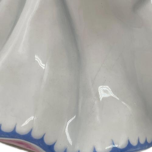 ROYAL DOULTON (ロイヤルドルトン) フィギュリン レベッカ HN2805