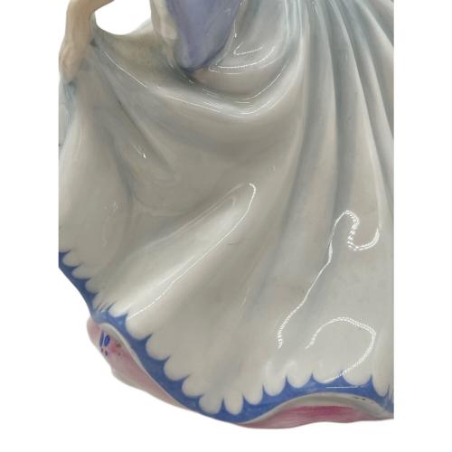 ROYAL DOULTON (ロイヤルドルトン) フィギュリン レベッカ HN2805