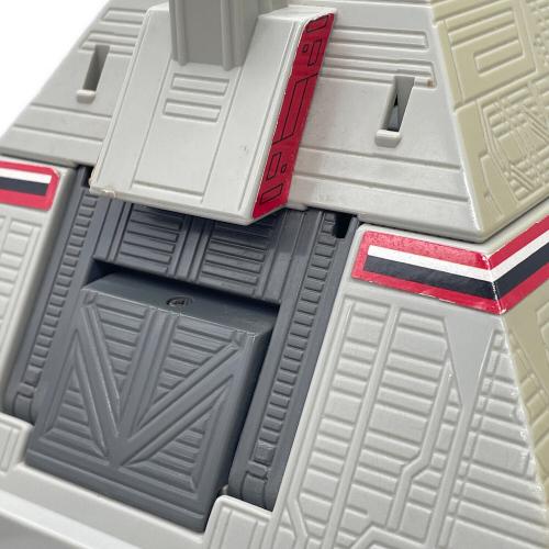 BANDAI (バンダイ) ウルトラマン 箱ヤブレ有 組立品 DX TPC極東本部基地ダイブハンガー