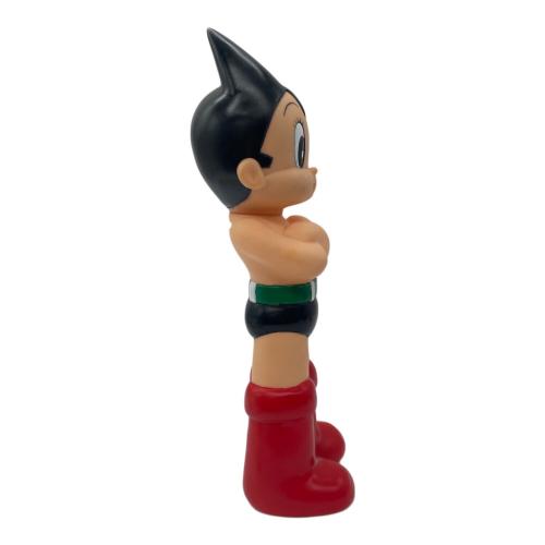 鉄腕アトム (テツワンアトム) キャラクターグッズ キズ・ヨゴレ有 腕組み 38㎝ コレクションビッグマネーバッグ