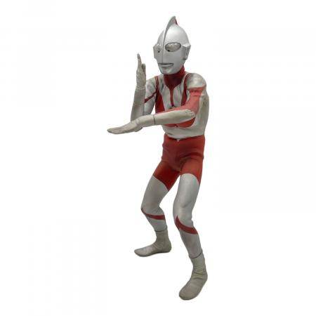 ウルトラマン フィギュア 発光ギミック未確認 CCP1/6 特撮