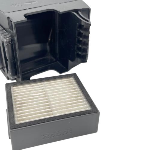 iRobot (アイロボット) ロボットクリーナー コードレス(充電式) i2158 2022年製 取扱説明書付 程度B(軽度の使用感) 〇 周波数表記なし(要確認)