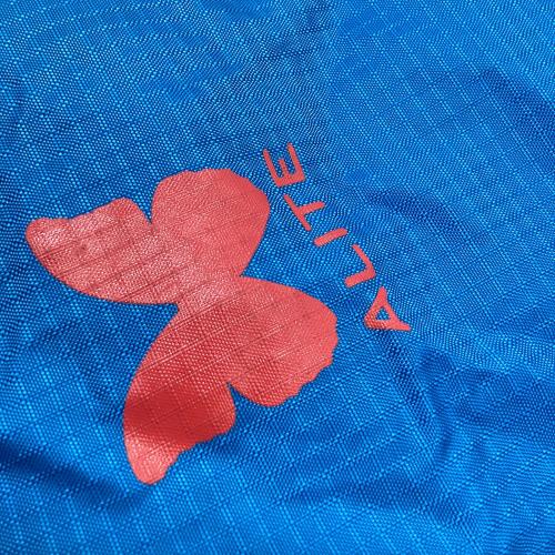 ALITE (エーライト) モナーク チェア ブルー×レッド シミ有