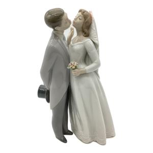 LLADRO (リヤドロ) フィギュリン 誓いのキッス 06620