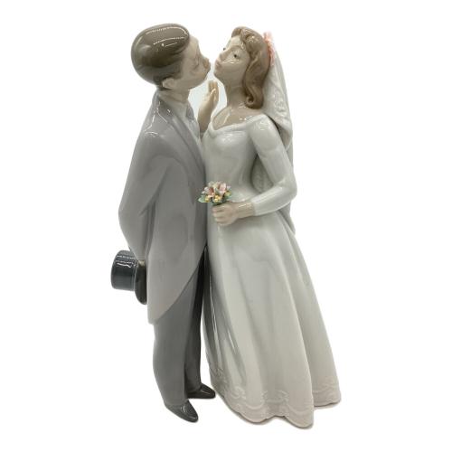 LLADRO (リヤドロ) フィギュリン 誓いのキッス 06620