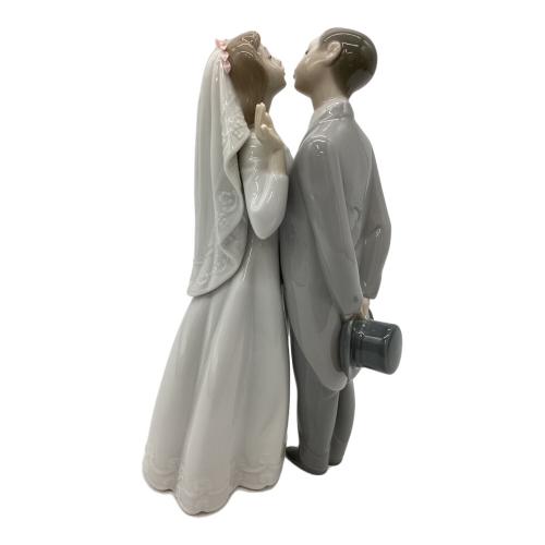 LLADRO (リヤドロ) フィギュリン 誓いのキッス 06620