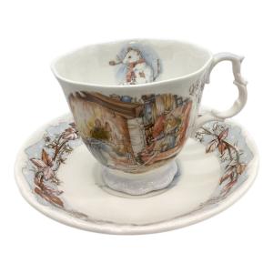 ROYAL DOULTON (ロイヤルドルトン) カップ&ソーサー ブランブリーヘッジ ウィンター