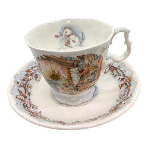 ROYAL DOULTON (ロイヤルドルトン) カップ&ソーサー ブランブリーヘッジ ウィンター