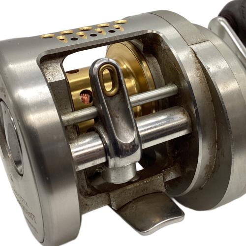 SHIMANO (シマノ) CALCUTTA CONQUEST リール 101DC