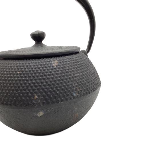 南部鉄器 (ナンブテッキ) 鉄瓶 まろみアラレ及源鋳造