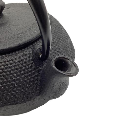 南部鉄器 (ナンブテッキ) 鉄瓶 まろみアラレ及源鋳造