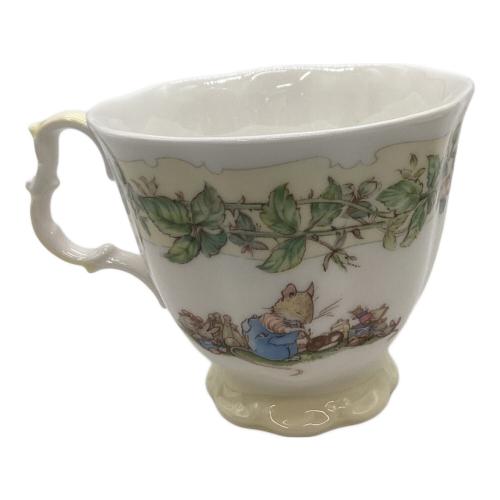 ROYAL DOULTON (ロイヤルドルトン) カップ&ソーサー ▲ Brambly Headge Spring