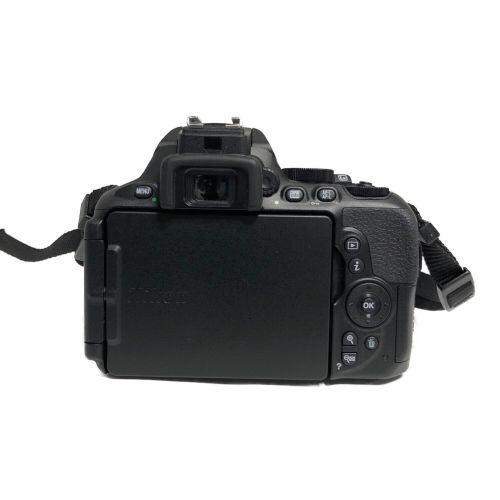 Nikon (ニコン) デジタル一眼レフカメラ ダブルズームキット D5600