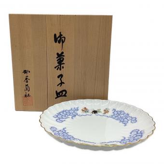 香蘭社 (コウランシャ) 菓子皿 染錦唐遊犬の図