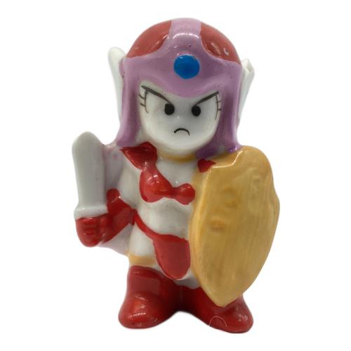 ドラゴンクエスト３ 陶器フィギュア ワレ有 女戦士