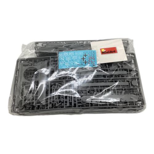 Mini Art（ミニアート）プラモデル T-34/85　35294　PLANT 112. SPRING 1944.