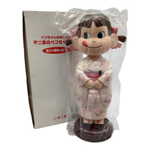 Fujiya (フジヤ) ペコちゃん首ふり着物人形 白