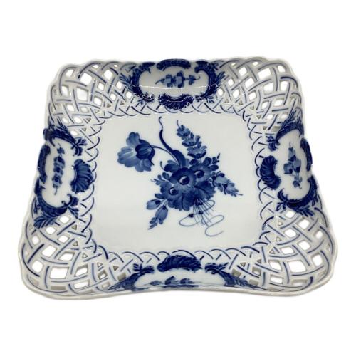 ROYAL COPENHAGEN (ロイヤル・コペンハーゲン) オープンワーク角皿 ブルーフラワー・カーブ