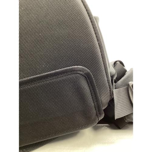 think tank (シンクタンク) カメラリュック ブラック×グレー