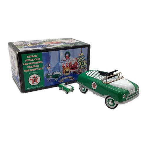 1948 BMC TEXACO PEDAL CAR and MATCHING HOLIDAY ORNAMENT SET 模型 グリーン