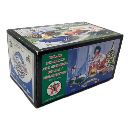1948 BMC TEXACO PEDAL CAR and MATCHING HOLIDAY ORNAMENT SET 模型 グリーン
