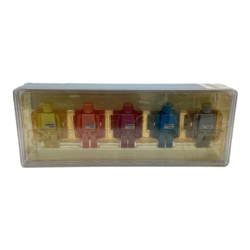 KUBRICK (キューブリック) PANTONE パントーン イニシャルブースターボックス