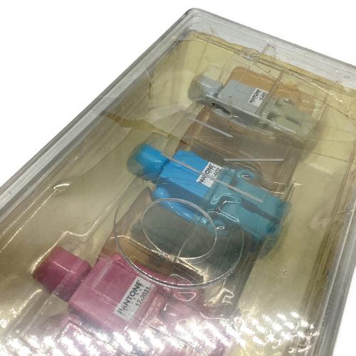 KUBRICK (キューブリック) PANTONE パントーン イニシャルブースターボックス