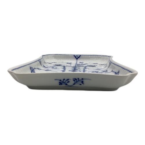 ROYAL COPENHAGEN (ロイヤル・コペンハーゲン) スクエアプレート 364 ブルーフルーテッド・プレイン