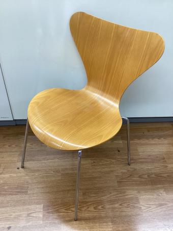 Fritz Hansen (フリッツハンセン) チェア Arne Jacobsen ナチュラル