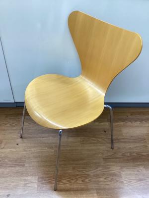 Fritz Hansen (フリッツハンセン) チェア Arne Jacobsen ナチュラル