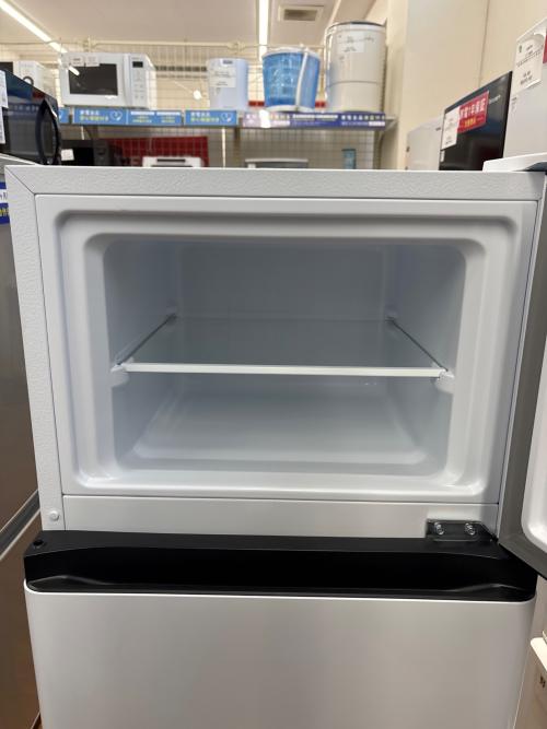 Hisense (ハイセンス) 2ドア冷蔵庫 HR-B12E4W 2024年製 217 124L