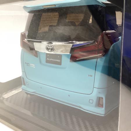 ignition model (イグニッションモデル) 1/18スケール トヨタ ALPHARD