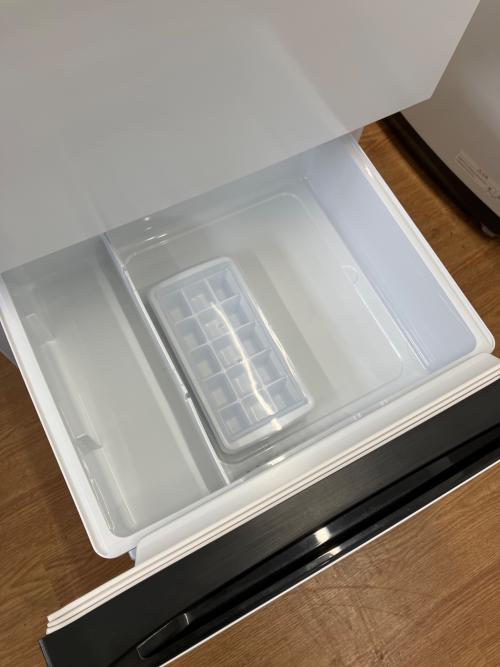 Hisense (ハイセンス) 2ドア冷蔵庫 HR-D13E2W 2023年製 135L