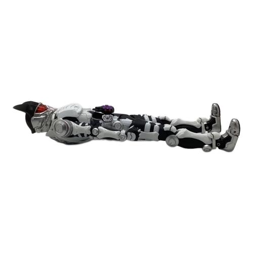 S.H.Figuarts 仮面ライダーゲンム ゾンビアクションゲーマーレベルX-0 可動フィギュア 仮面ライダーエグゼイド