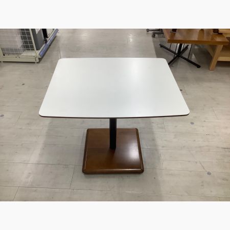 カリモク60+ (カリモクロクマル) カフェテーブル ホワイト×ウォールナット 297 D36210
