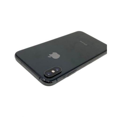 Apple (アップル) iPhoneXS MTAW2J/A サインアウト確認済 357236093612694 ○ docomo 修理履歴無し 64GB バッテリー:Bランク(83%) 程度:Aランク iOS
