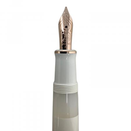 Pelikan (ペリカン) 万年筆 M600 ホワイト＆ローズゴールド