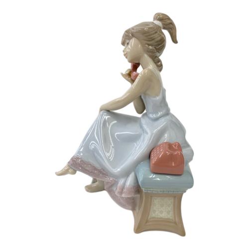 LLADRO (リヤドロ) フィギュリン 大事な電話