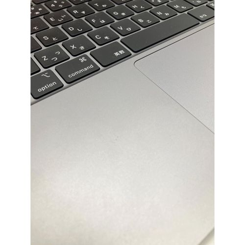 Apple (アップル) MacBook Air M1 2020 ａ2337モデル  買取時充放電数：59回 13.3 Mac OS Apple M1チップ 8コア メモリ:8GB SSD:256GB FVFHMK4FQ6L4