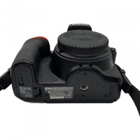Nikon (ニコン) デジタル一眼レフカメラ キズ有 D5600 2478万画素(総