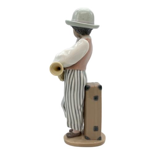 LLADRO (リヤドロ) フィギュリン トランペットを持つ黒人の男の子