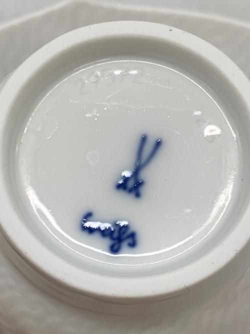 Meissen (マイセン) カップ&ソーサー 波の戯れ ホワイト 2Pセット USED