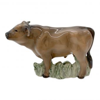 ROYAL COPENHAGEN (ロイヤル・コペンハーゲン) フィギュリン 牛 802