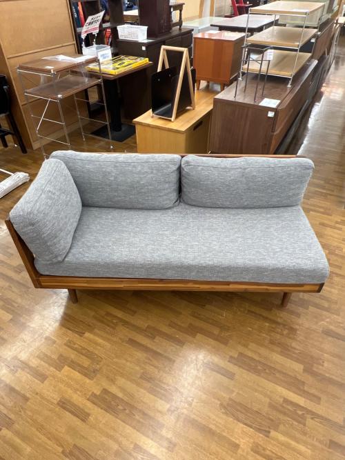 UNICO (ウニコ) ベンチアームソファー グレー SWELLA