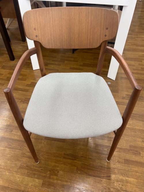 MARUNI (マルニ) アームチェアーブラウン×ホワイト