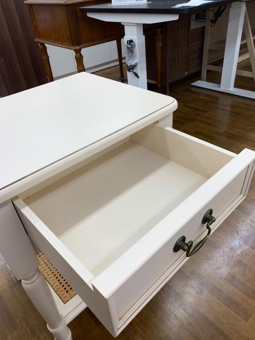 LAURA ASHLEY (ローラ アシュレイ) ナイトテーブル 347 ホワイト クリフトン