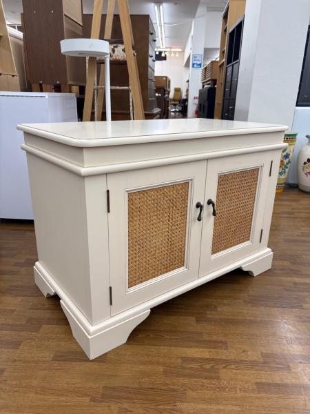 ハンドメイド　ホワイト キャビネット サイドボード ローラアシュレイ バラ模様 LAURA ASHLEY (ローラ アシュレイ) テレビボード 347 ホワイト