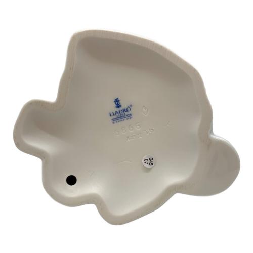 LLADRO (リヤドロ) フィギュリン かぐわしき花