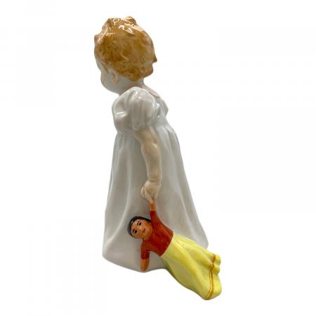 Meissen マイセン フィギュリン　人形 踊る少女 Meissen (マイセン) フィギュリン ヘンチェル 人形を持った女の子
